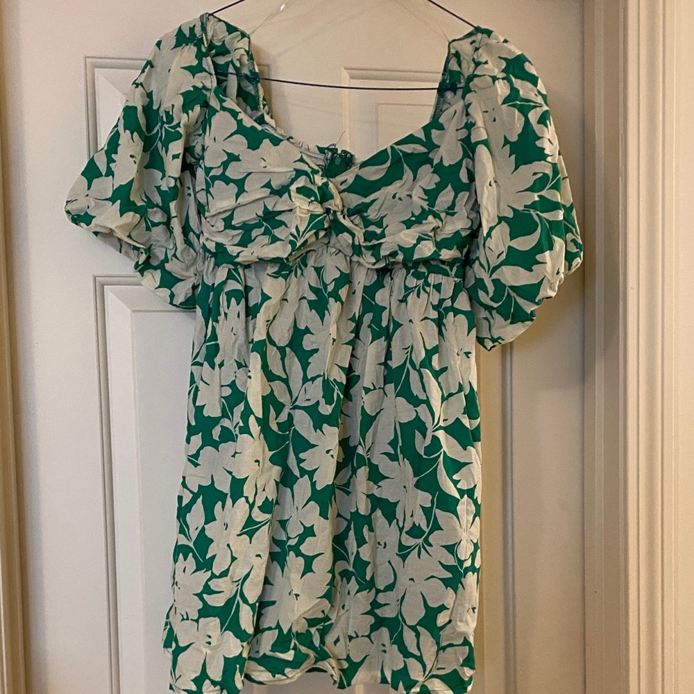 Trixxi Green and Cream Patterned Dress
